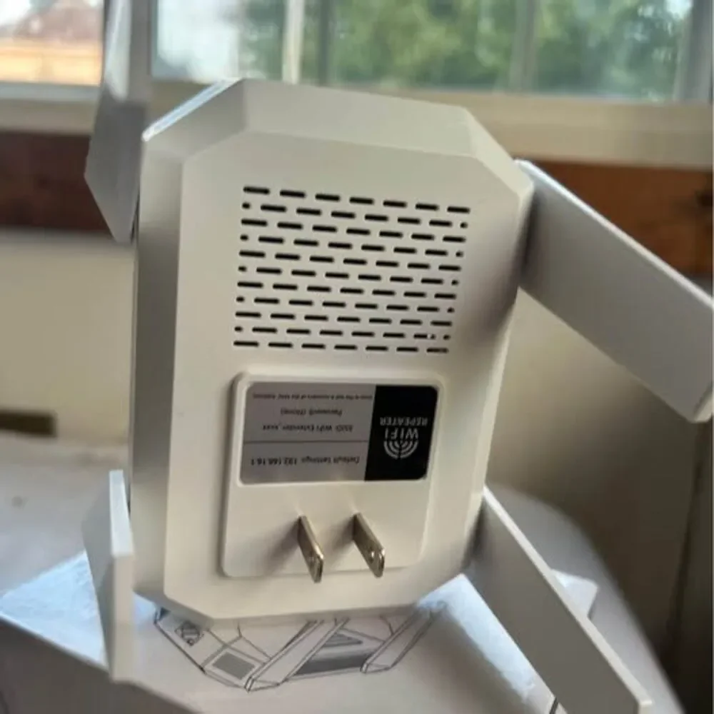 WiFi Range Extender - Picture 5 of 7